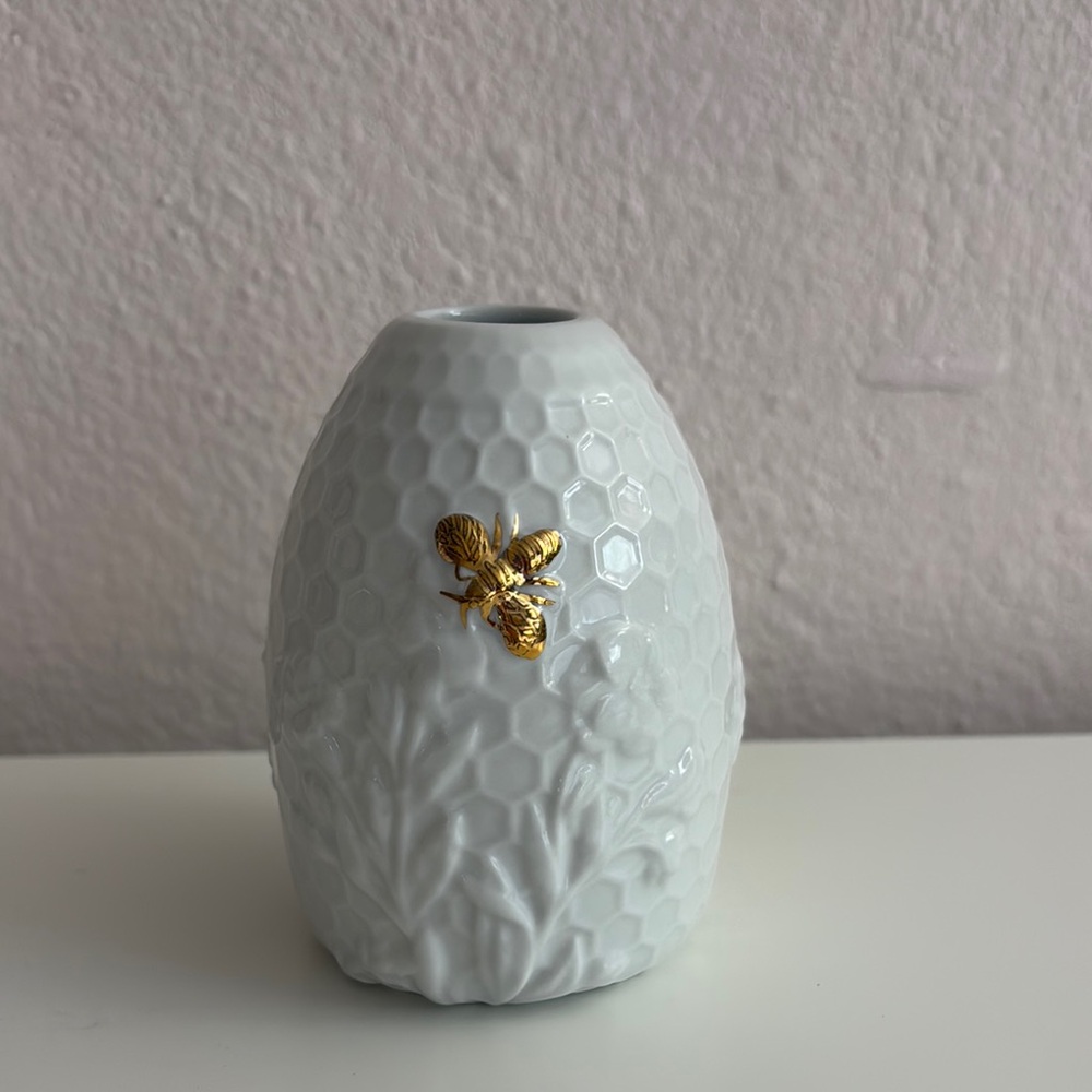 Williams Sonoma Ceramic Honeycomb Vase with Gold Bee Accent